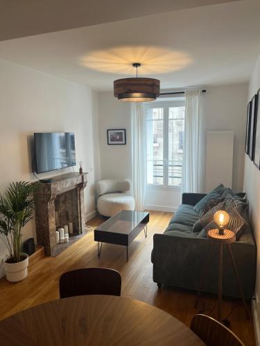 Bright Apartment 2 Min Walk to Metro Paris 14