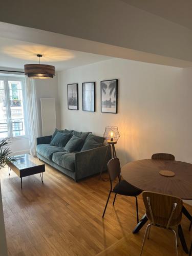 Bright Apartment 2 Min Walk to Metro Paris 14