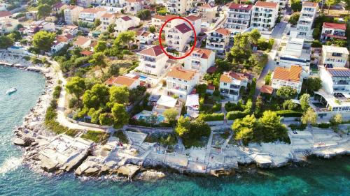 Sea-view apartments, 2 bedrooms, 2 baths, 50 meters from beach!