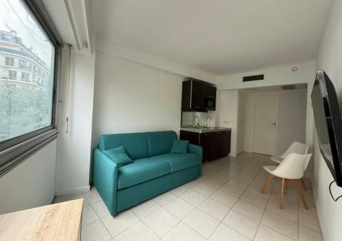 A modern studio recently renovated, 7 min to beach