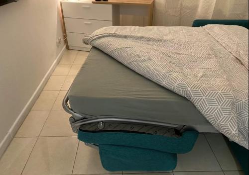 A modern studio recently renovated, 7 min to beach