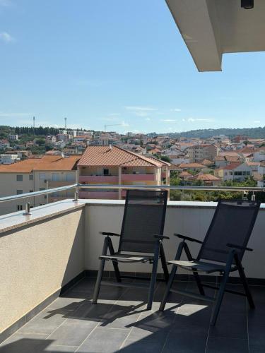 Luxury apartment PRONOIA with swimming pool