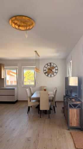 Luxury apartment PRONOIA with swimming pool