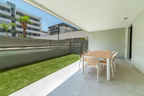 Himalaya Residence, by Homing U