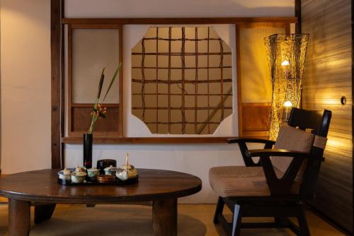 Osaka Whole House, 6m to Dobutsuen-mae, Tsutenkaku