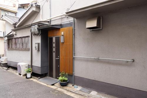 Osaka Whole House, 6m to Dobutsuen-mae, Tsutenkaku