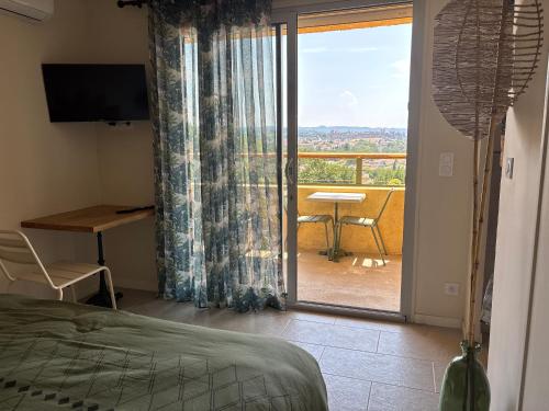 Inn Love with Carcassonne