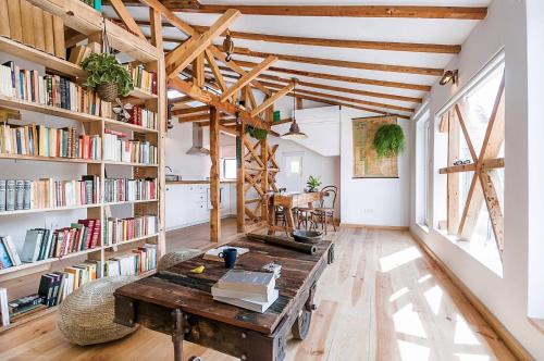 Balcony to Central Garden w AC - Vintage Library