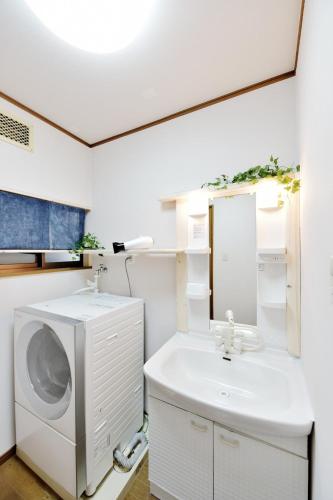 Namba 9 Min KIX Direct USJ Entire 3BR House