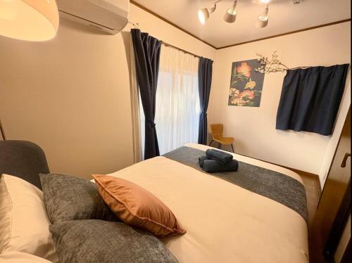 Namba 9 Min KIX Direct USJ Entire 3BR House