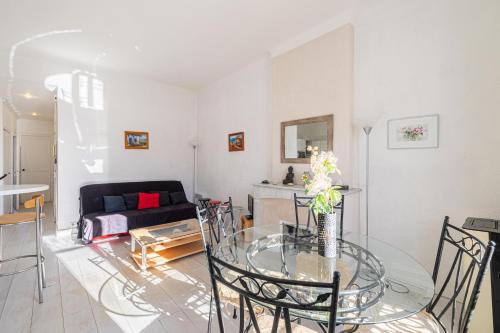 L'ESCAPADE CITADINE avec 2 chambres, proche de la Croisette, des plages et du Palais
