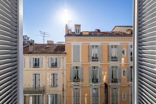 L'ESCAPADE CITADINE avec 2 chambres, proche de la Croisette, des plages et du Palais