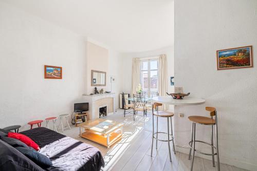L'ESCAPADE CITADINE avec 2 chambres, proche de la Croisette, des plages et du Palais