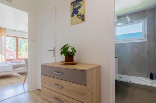 Le Syrme • 450m de la plage, balcon & parking