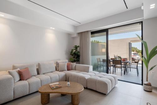 House of Hermes with Heated Pool and Sea View