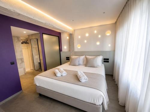 Gold & Concrete Acropolis Residence
