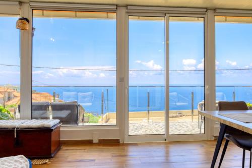 Atlantic View, a Home in Madeira