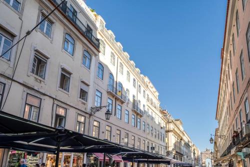 Lovely 2 Bed Apt in the Heart of Lisbon with AC by Lisbeyond