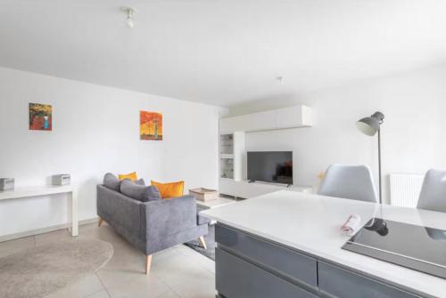 Superbe Duplex avec Terrasse - 14CHAN2