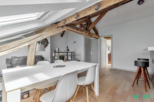 Duplex Marais - 2 Chambres, 5 Lignes Métro