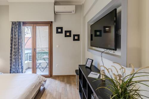 2BR Acropolis Walk Historic Thissio Athens