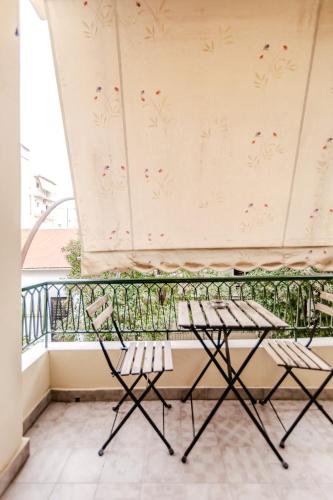 2BR Acropolis Walk Historic Thissio Athens