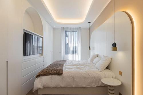 Elegant 2 Master Suites with Balcony Cannes Center