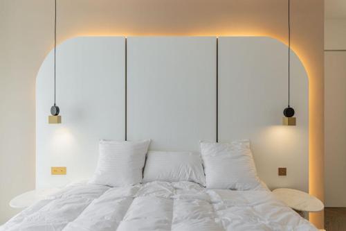 Elegant 2 Master Suites with Balcony Cannes Center