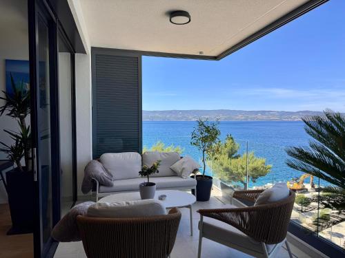 Jedro i Sidro Luxury Seafront Apartment with Panoramic Sea View