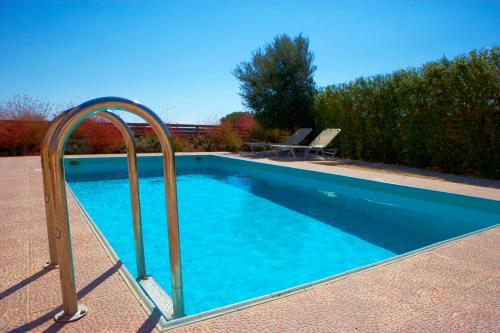 Swimmingpoolen hos eller tæt på Gennadi Blue Sky Villas