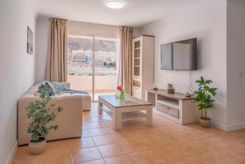 Tenerife Stay Los Cristianos 3 Bedroom Pool Apartment