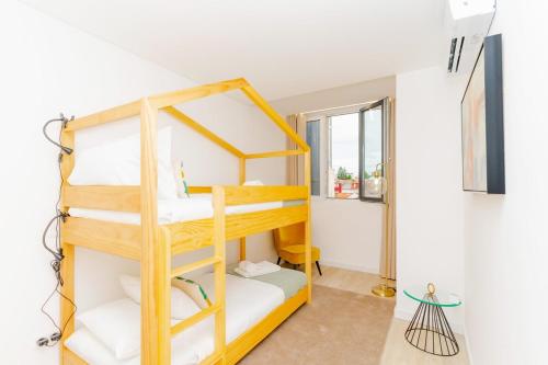 Spacious and modern flat with AC 1 min from metro