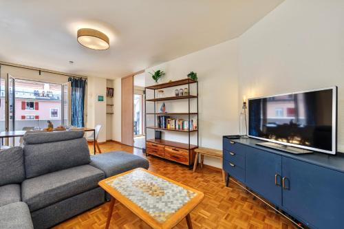 Large Terrace, 2-Bedroom Apartment in Geneva