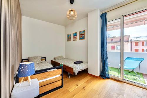 Large Terrace, 2-Bedroom Apartment in Geneva