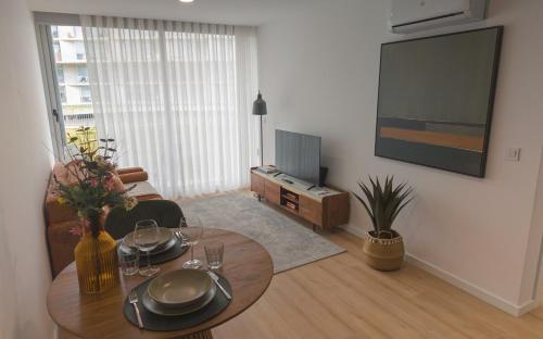 Flat with garage and balcony with view to a garden