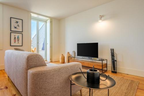 Spacious apt w. beautiful & sunny private terrace