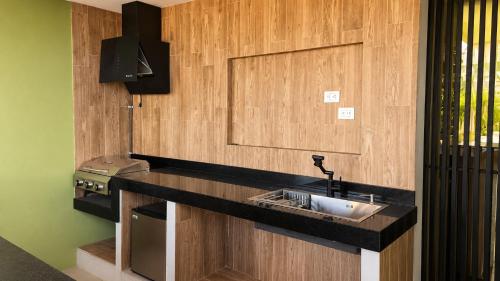 a kitchen with a sink and a counter top at Casa Amplia con Terraza en Xalapa in Xalapa