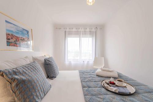 Bright & Spacious Flat with Balcony by HostWise