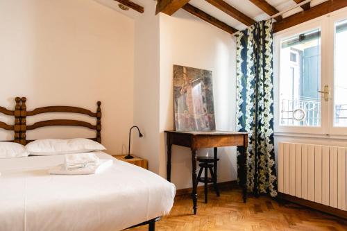 Cheerful 3 BR Flat In Piazza Santo Spirito