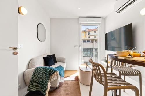 CARABACEL - One room Suite AC and Balcony