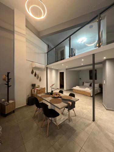 Thissio Luxury open-plan loft