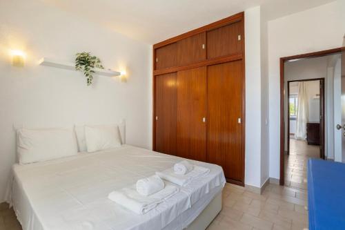 Blue Ocean Views & Central Apartment with Atlantic Breeze