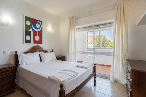 Blue Ocean Views & Central Apartment with Atlantic Breeze