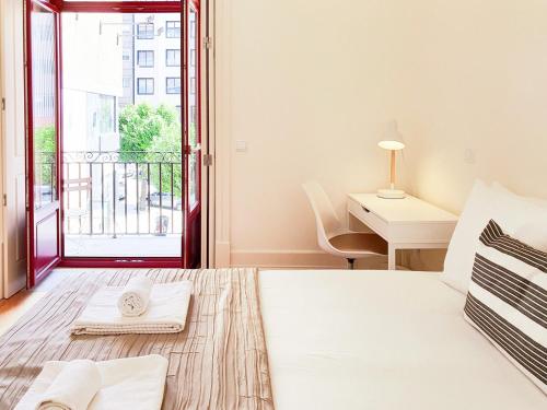 Comfortable flat, cozy balcony close to Aliados Av