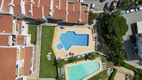 #372 Sunny Balcony Retreat 3 Bedrooms