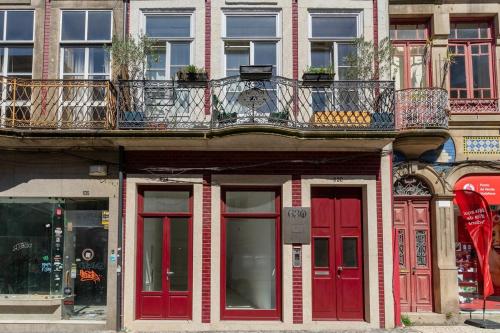 Spacious apartment with patio at historic center