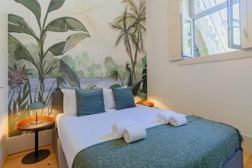 Spacious apartment with patio at historic center