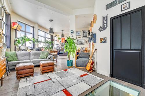 Perfect Home to discover Paris in Peace with Love