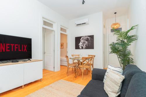 Apt with beautiful garden in the heart of the city