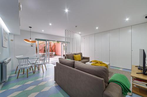 BeSmart Suites with Private WC by Home Sweet Home Aveiro